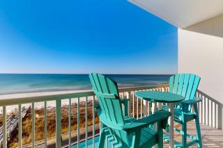 5th floor oceanfront condo with access to pool high-speed WiFi - 9