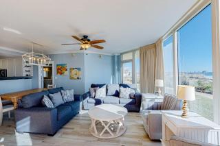 Beachy Gulf-front condo at Waterscape Waterfall lazy river barbecue grills - 8