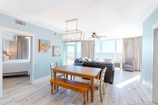 Beachy Gulf-front condo at Waterscape Waterfall lazy river barbecue grills - 2