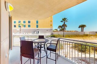 Newly renovated 1st-floor condo with seasonal beach service & beach views - 9