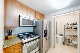 Serene condo with washer&dryer pool hot tub WiFi & patio - snowbird friendly - 5