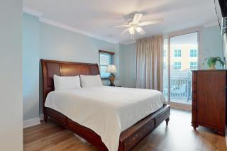 Beachview Condo with full kitchen shared pool and beach access - 4