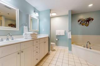 Beachview Condo with full kitchen shared pool and beach access - 2