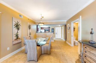 Cute coastal condo with lazy river Gulf view hot tub & gym - near the beach - 8