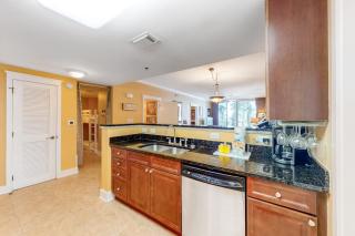 Cute coastal condo with lazy river Gulf view hot tub & gym - near the beach - 5