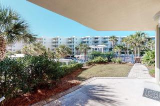 2nd Floor Upscale Condo At Waterscape 490 Feet Of Private Beach - 0