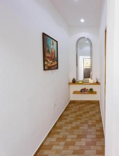 Quiet & Bright Apartment-Downtown-Wi-Fi - 2