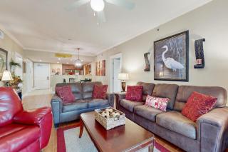 2nd-floor condo with balcony at Waterscape Waterfall lazy river & beach chairs - 7