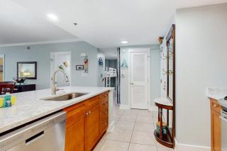 3rd Floor Spacious Condo At Waterscape Children's Playground 2 Hot Tubs - 4