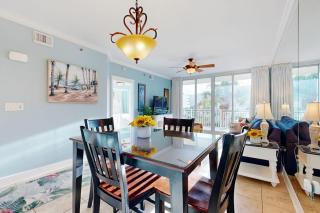 2nd Floor Spacious Condo On Okaloosa Island Waterfall Lazy River - 3