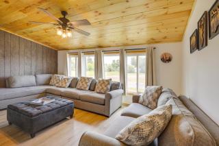 6 Mi to Lake Superior! All-Season Family Retreat - 7