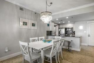 Elegant oceanfront condo with Gulf views central AC and shared pool & hot tub - 3