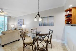 Condo in Gulf Front Resort w Shared Amenities w Pool & Hot Tub - 7