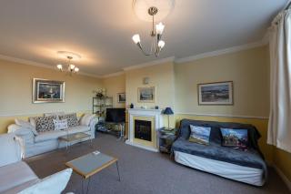 Spacious 2 bedroom apartment in Swanage centre - 0