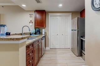 5th Floor Elegant Welcoming Condo At Waterscape Waterfall Lazy River - 4