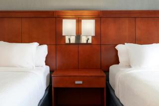 Courtyard by Marriott Pittsburgh Airport - 2