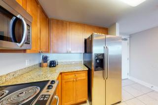 Warm Welcoming Condo On Okaloosa Island 490 Feet Of Private Beach - 5