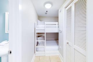 Warm Welcoming Condo On Okaloosa Island 490 Feet Of Private Beach - 1