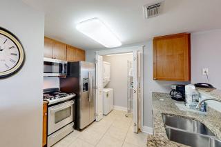 5th Floor Elegant Spacious Condo At Waterscape Waterfall Lazy River - 2