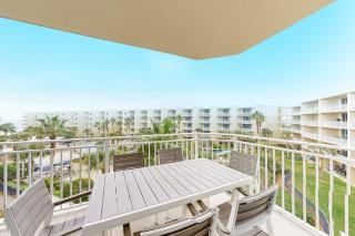 Lovely Floral-Themed Condo On Okaloosa Island Steps To Beach Lazy River - 7
