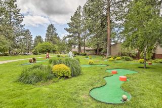 Resort Pool & Trails! Cozy Seventh Mountain Condo - 9