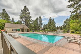 Resort Pool & Trails! Cozy Seventh Mountain Condo - 8