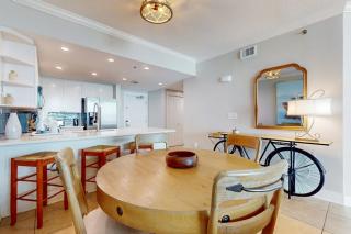 Inviting Beach-Chic Condo On Okaloosa Island 490 Feet Of Private Beach - 1