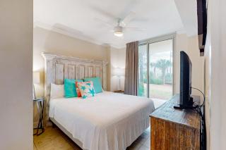 Sunny Waterscape ground-floor condo with pools hot tubs & stunning Gulf views - 3