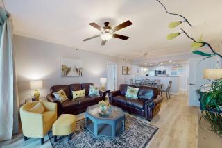 Handicap accessible ground-floor condo on Okaloosa Island Waterfall Lazy River - 0