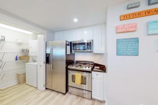 Handicap accessible ground-floor condo on Okaloosa Island Waterfall Lazy River - 2