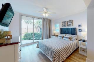 Handicap accessible ground-floor condo on Okaloosa Island Waterfall Lazy River - 1