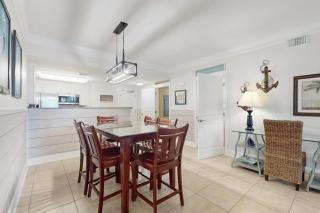 2nd Floor Warm Welcoming Condo At Waterscape Playground 2 Hot Tubs - 2