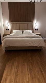 غرفة وصالة بتصميم فاخر وأنيق A luxurious and elegantly designed bedroom and living room - 2