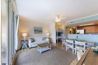Ocean-view condo with heated pool hot tub gym & W&D - snowbird-friendly - 6