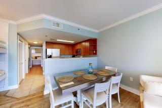 Ocean-view condo with heated pool hot tub gym & W&D - snowbird-friendly - 5