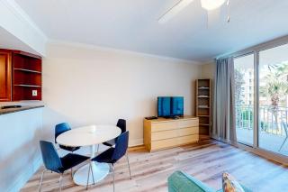 2nd Floor Beautiful Spacious Condo At Waterscape Waterfall Lazy River - 5