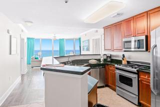 Picturesque Condo At Waterscape Expansive Balcony Waterfall Lazy River - 2