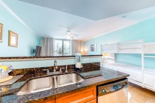 2nd Floor Welcoming Condo At Waterscape 490 Feet Of Private Beach - 3