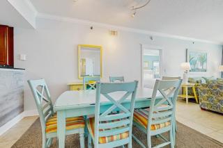 Bright Welcoming Condo On Okaloosa Island Steps To Beach Lazy River - 4