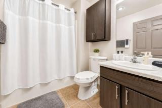 Modern River Market Loft Sleeps 6 Parking WiFi - 6