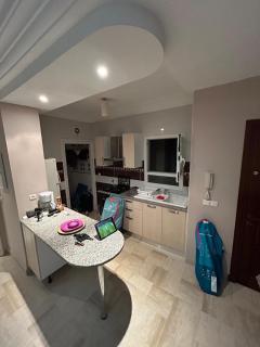 Cozy One Bedroom Apartment - 0