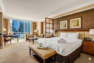 No Resort Fee MGM Signature Studio - 7703 Sleeps 4 Strip View LuxStayUSA - 0