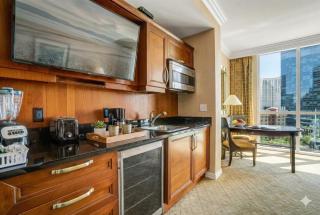 No Resort Fee MGM Signature Studio - 7703 Sleeps 4 Strip View LuxStayUSA - 5