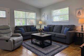 Main Attraction is a Renovated 3 BR Pet Friendly Home with Fenced Yard just Minutes Away From Busch Gardens & USF - 7
