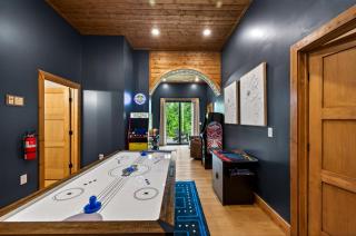 1414 Social Luxury Cabin New Build Hot Tub Rooftop Deck Sevierville TN - 7