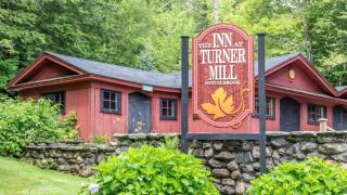 Upscale Vermont Condo off of Mountain Rd - 4