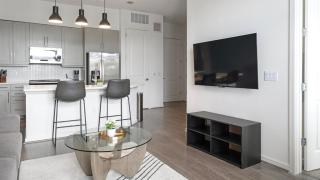 Landing Beautiful 1BD Game Room - 7