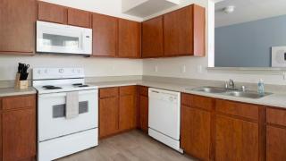 Landing Beautiful 1BD Pool Gym - 5