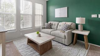 Landing Beautiful 1BD in Copperfield - 8