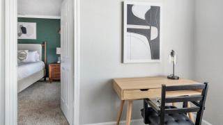 Landing Stylish 1BD Clubhouse - 7